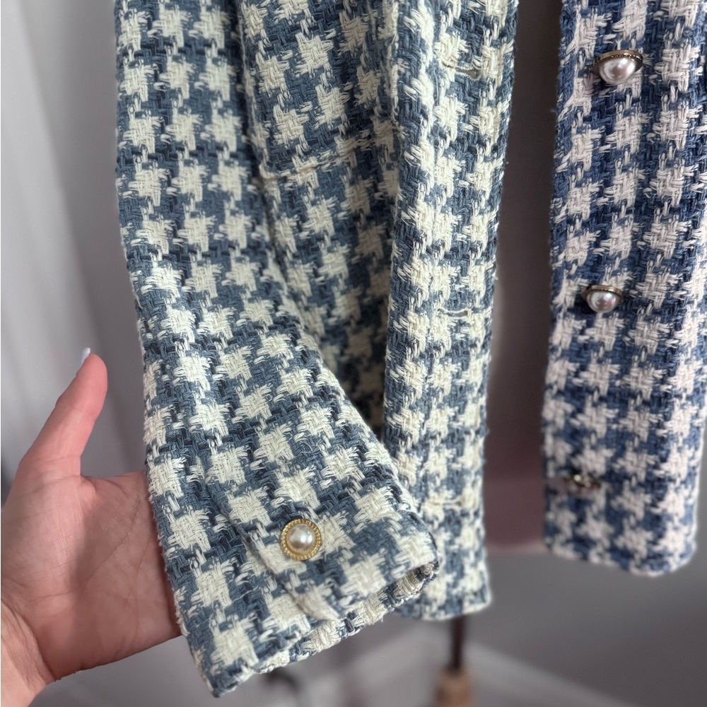 Zara boucle jacket with pearl button detail - Picture 3 of 4